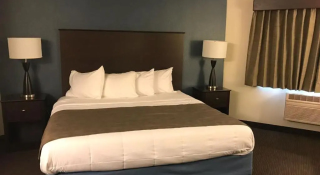 Номер Standard AmericInn by Wyndham Hotel and Suites Long Lake