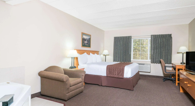 Baymont Inn & Suites Baxter, Varaa Hotelli Hotellit Minnesota pysäköinnillä, Pysäköinti