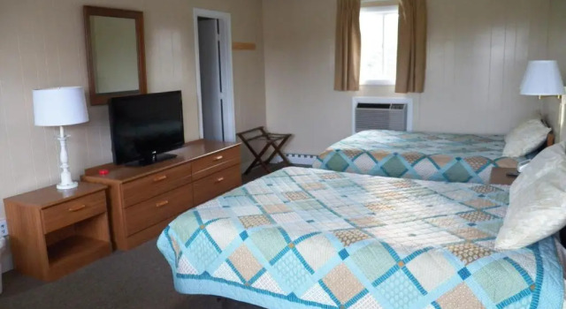 Четырёхместный номер Standard Coast Village Inn & Cottages