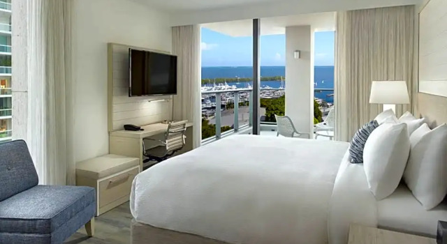 Двухместный номер Standard с видом на залив Courtyard Miami Coconut Grove