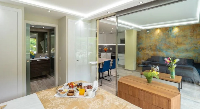 Aparthotel Esquirol
