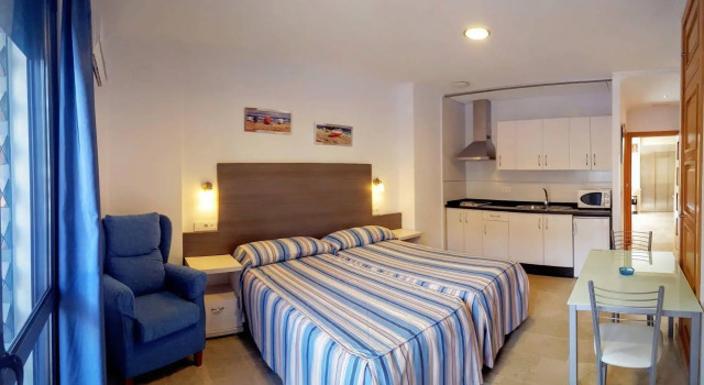 Hotel Apartamentos Marina Luz, Забронировать Отель Чипиона Коста-де-ла-Лус, рядом с Музей El Camaleon Chipiona