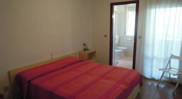 Bright Garden Apartment Near the sea, Забронировать Апартаменты/квартира Отели Бибионе-Пинеда с парковкой, рядом с Долина Вальгранде, Парковка