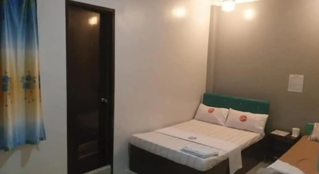 Standardowy trzyosobowy pokój Grand Robertos Inn