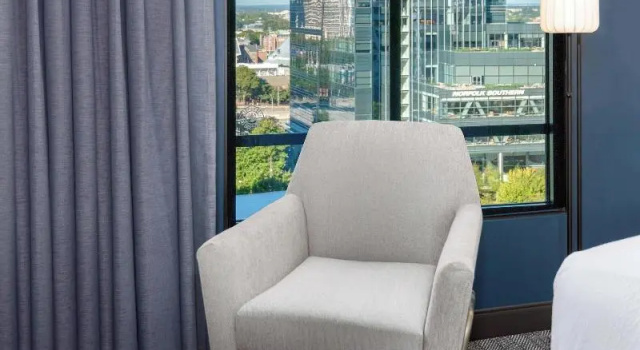 Четырёхместный номер Standard Courtyard by Marriott Atlanta Midtown