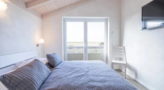 Exclusively Furnished 5-star Holiday Home With a Beach Chair Near the Beach