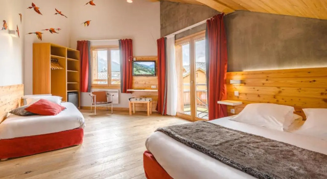 Трёхместный номер Standard с балконом Anova Hotel & Spa