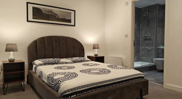 Birmingham City Centre - 3 Bed Apartment, Забронировать Апартаменты/квартира Отели Бирмингема с парковкой, рядом с Океанариум «Национальный центр морской жизни», Парковка