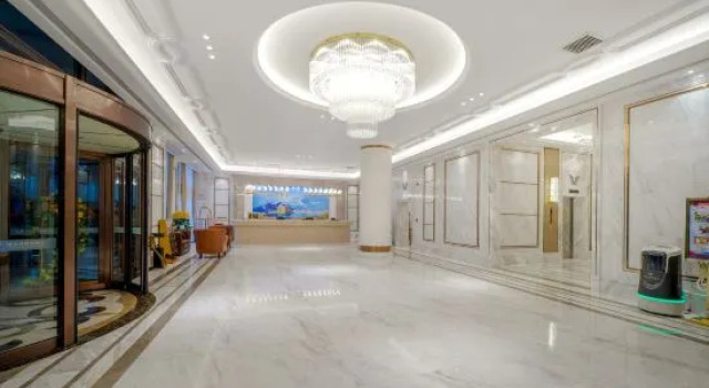 Vienna International Hotel (Changchun Hongqi Street Wanda), Rezerwuj Hotel Hotele 4-gwiazdkowe w Jilin, 4*