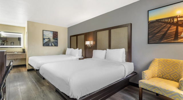 Четырёхместный номер Standard Best Western Salisbury Plaza