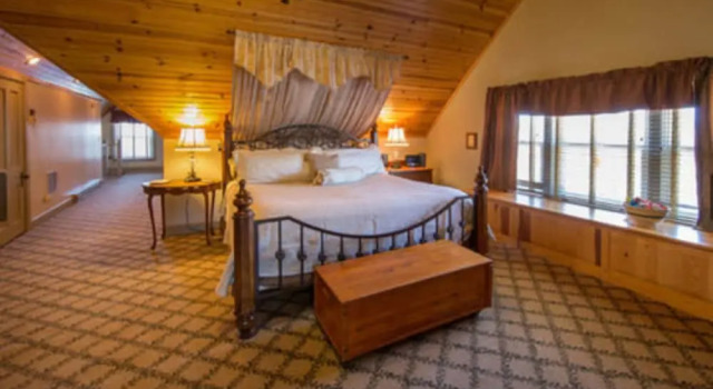 Люкс McConnell Inn