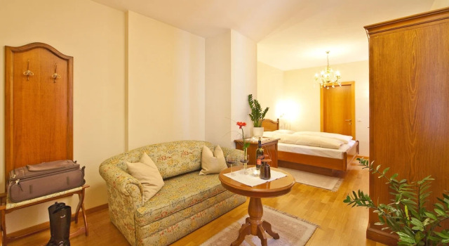 Трёхместный номер Standard Hotel Tyrol