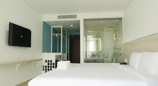Двухместный номер Deluxe с балконом и с видом на море Haya Hotel Phu Quoc, Trademark Collection by Wyndham