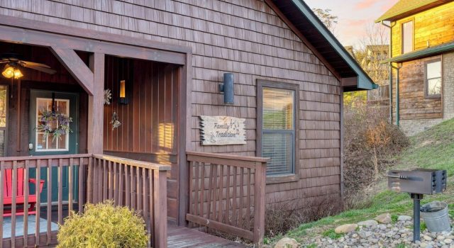 Bear Cove by Avantstay Hot Tub + Pool Table!, Забронировать Дом для отпуска Виллы Пиджен-Фордж, рядом с Tennessee Shine, Вилла