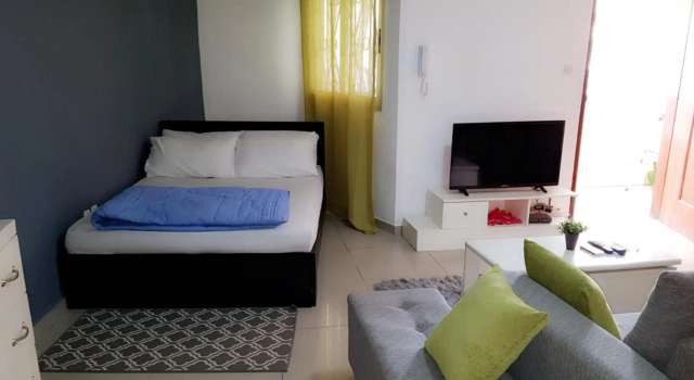 Cheb's House, Boek Hotel Abidjan Abidjan