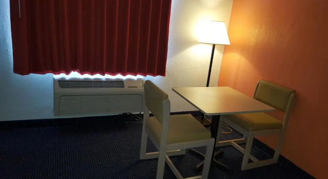 Номер Standard Red Carpet Inn