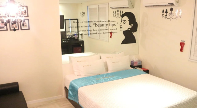 Luna Motel