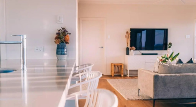 ōSHEN - Sleeps12 Gym Kayak MountnBike BeachFrnt, Book Hotel Port Willunga South Australia