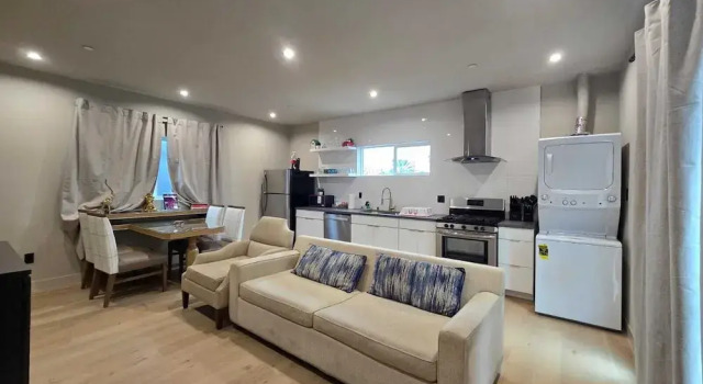 Семейные апартаменты с 5 комнатами Premier Apts in Vibrant Downtown LA