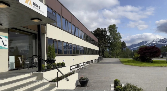 BORG Sommerhotell, Забронировать Отель Олесунн Ålesund Region