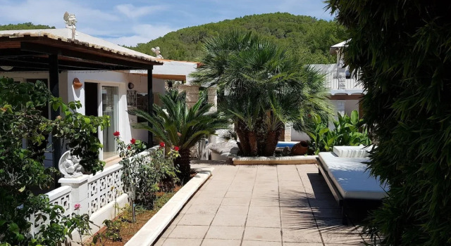 Secluded Home in St Antoni de Portmany With Private Pool, Book Hotel Sant Antoni de Portmany 