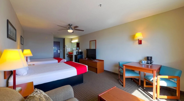 Четырёхместный номер Standard с видом на залив Siletz Bay Beachfront Hotel by OYO Lincoln City