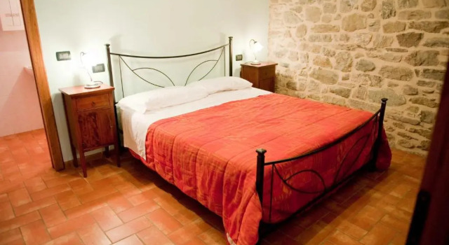 3 bedrooms appartement with shared pool enclosed garden and wifi at Caprese Michelangelo, Book Apartment Caprese Michelangelo Tuscany