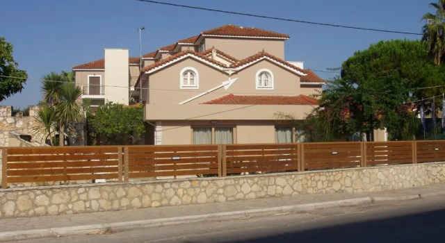 Полулюкс Deluxe PARADISE APARTMENTS & SUITES