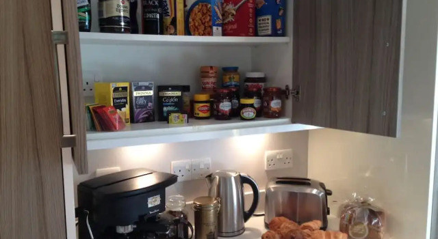 Spacious Homestay With Parking, Book Hotel Maidenhead Berkshire