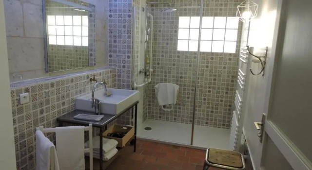 Трёхместный номер Standard Le Domaine de Mestré, The Originals Relais