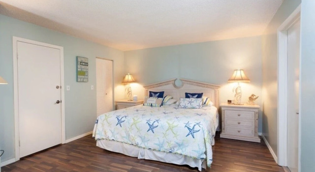 Bonita Beach & Tennis Unit 1702 1 Bedroom Condo by Redawning, Забронировать Отель Бонита-Спрингс Southwest Florida, рядом с Парк Bonita Beach