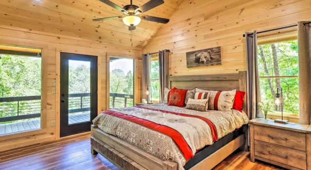 Коттедж Riverfront Blue Ridge Escape w/ Scenic Views!