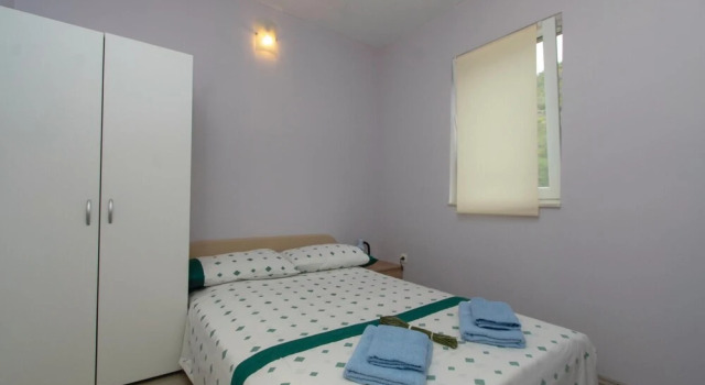 Beautiful Home in Trstenik With Wifi and 2 Bedrooms