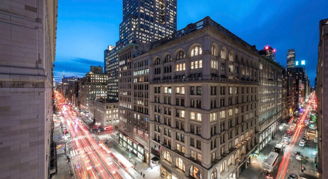 Кровать в общем номере U Hotel Fifth Avenue, Empire State Building