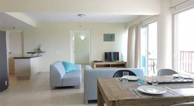Condo with marina view at Palapa Beach, Забронировать Отель Отели в центре Ян-Тил, в центре