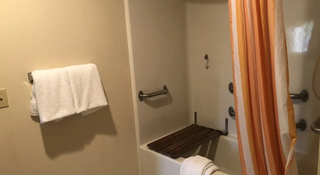 Двухместные апартаменты с видом на лес La Quinta Inn & Suites by Wyndham Plattsburgh