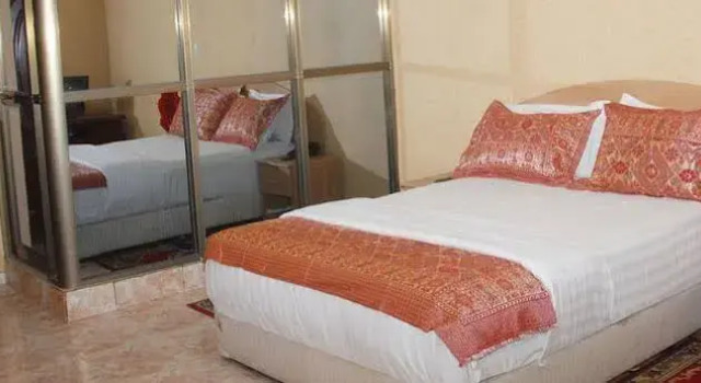 Scola Hotel and Apartment
