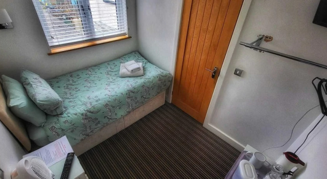 Номер Comfort Deepcut Lodge Bed & Breakfast Self Service