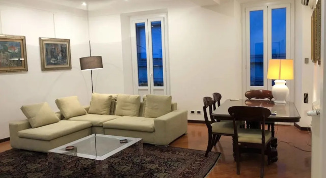 Brera - Via del Carmine, Забронировать Отель Отели Милана с парковкой, рядом с Универмаг Excelsior, Парковка