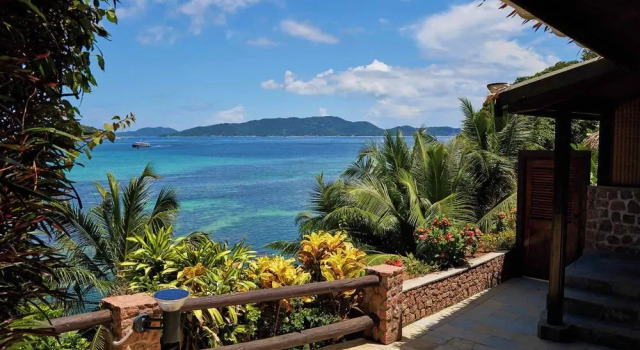 Standaard Tweepersoonskamer met balkon en  met uitzicht Colibri Guest House