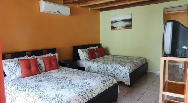 Hotel Las Flores, Varaa Hotelli Hotellit Alajuela pysäköinnillä, Pysäköinti