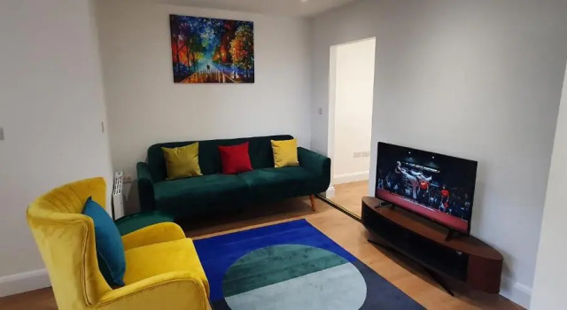Garland Stylish Apartment 2 In Greater London