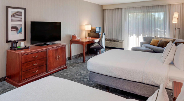 Четырёхместный номер Standard Courtyard by Marriot Cranbury South Brunswick