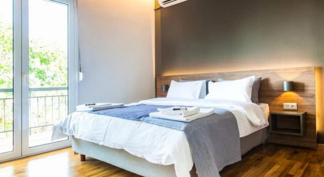 Апартаменты TONI'S Comfy 3BD home with patio, close to Metro