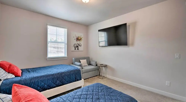 Апартаменты Inviting Hideout Townhome w/ Balcony & Lake Views!