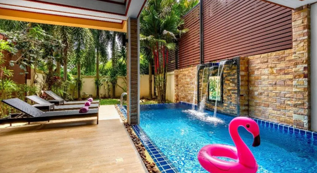 Вилла с балконом и с красивым видом из окна Private Villas Bangtao