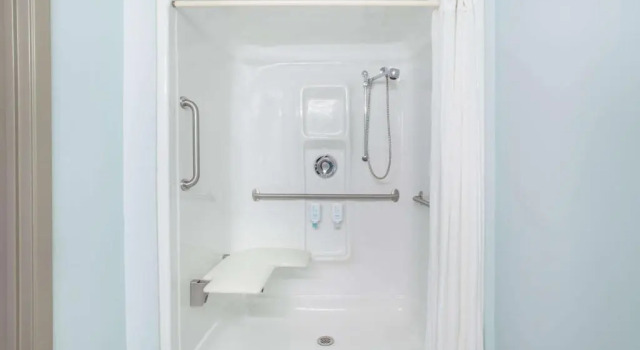 Двухместный номер Standard Super 8 by Wyndham Truro NS