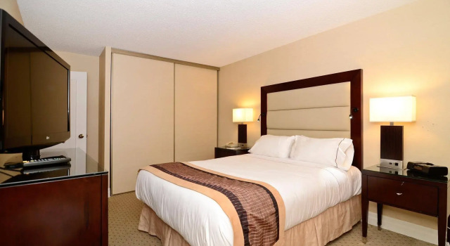 Albert At Bay Suite Hotel