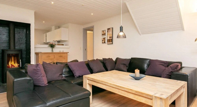 Spacious Cottage in Ulfborg With Indoor Pool, Book Vacation Home Hotels in Midtjylland with a Pool, Swimming Pool