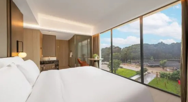 Люкс с красивым видом из окна Zhuhai Jinfeng wutong Garden Hotel(Tangjia Ancient Town Sun Yat sen University Zhuhai Campus Store)